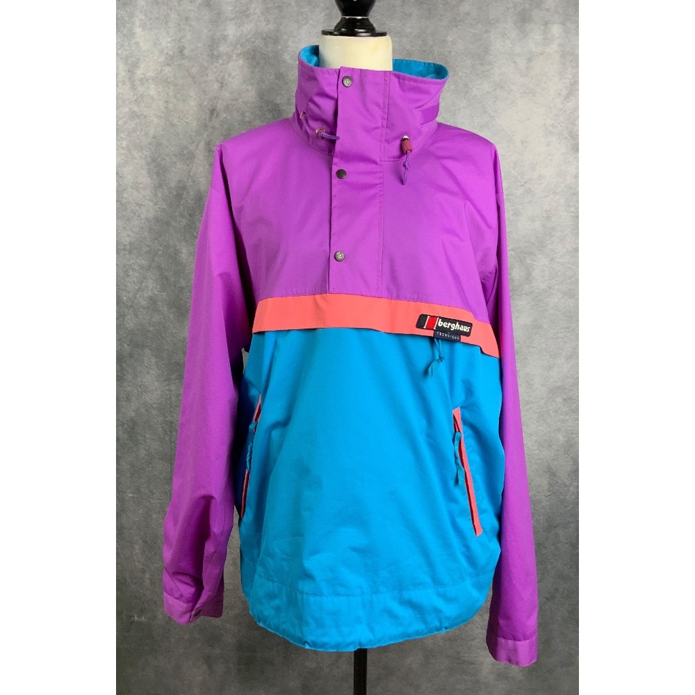 VINTAGE UNISEX SHELL JACKET , MADE IN GREAT BRITAIN SIZE MEDIUM